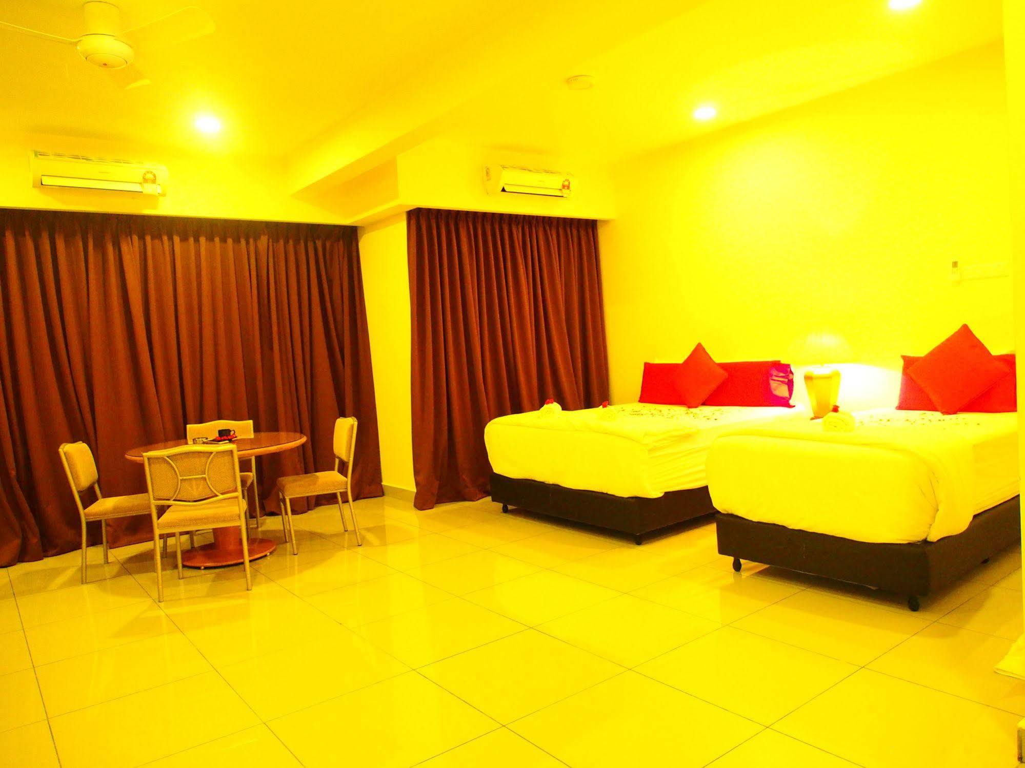 Premier Times International Hotel Seri Kembangan Exterior foto