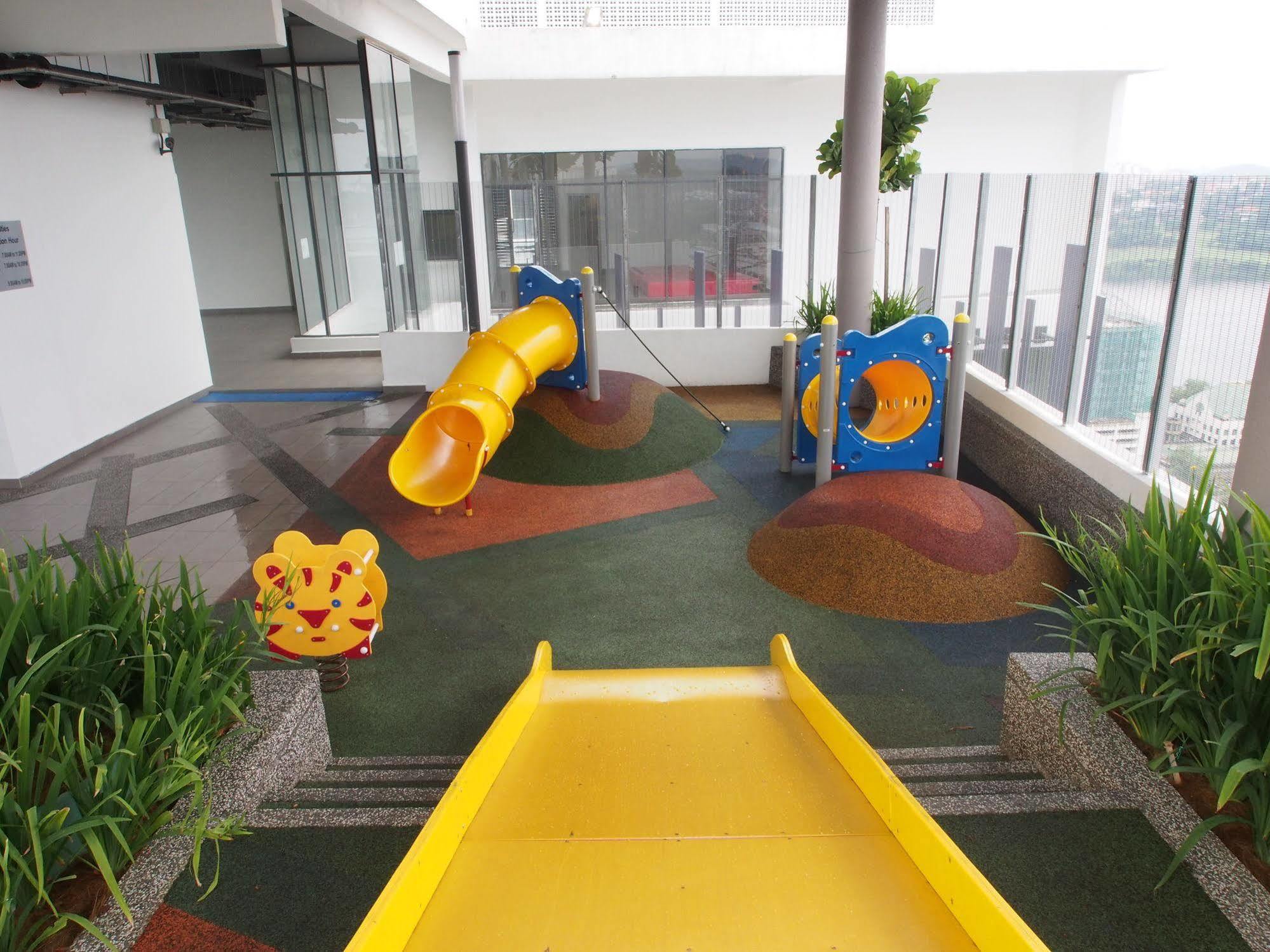 Premier Times International Hotel Seri Kembangan Exterior foto